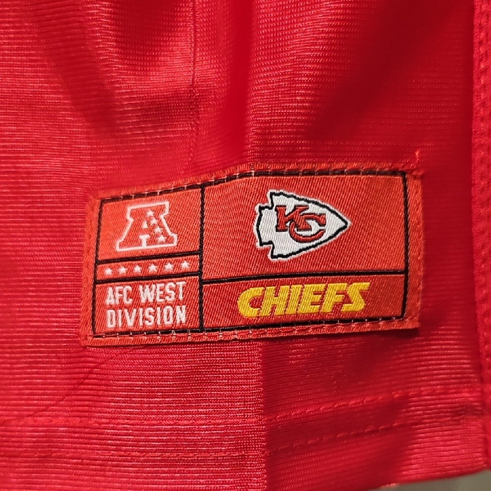 Women's Red Chiefs Jersey (Stitching/Sewing Defect) - Picture 4 of 9